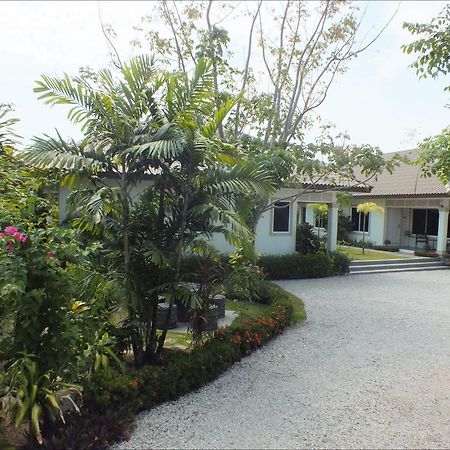 Vacation Garden Villa Thalang Esterno foto